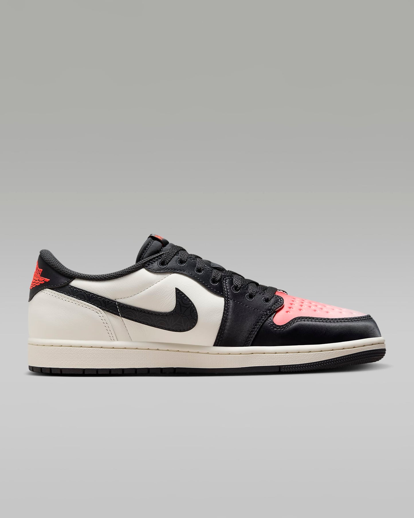 Air Jordan Retro Low Paris