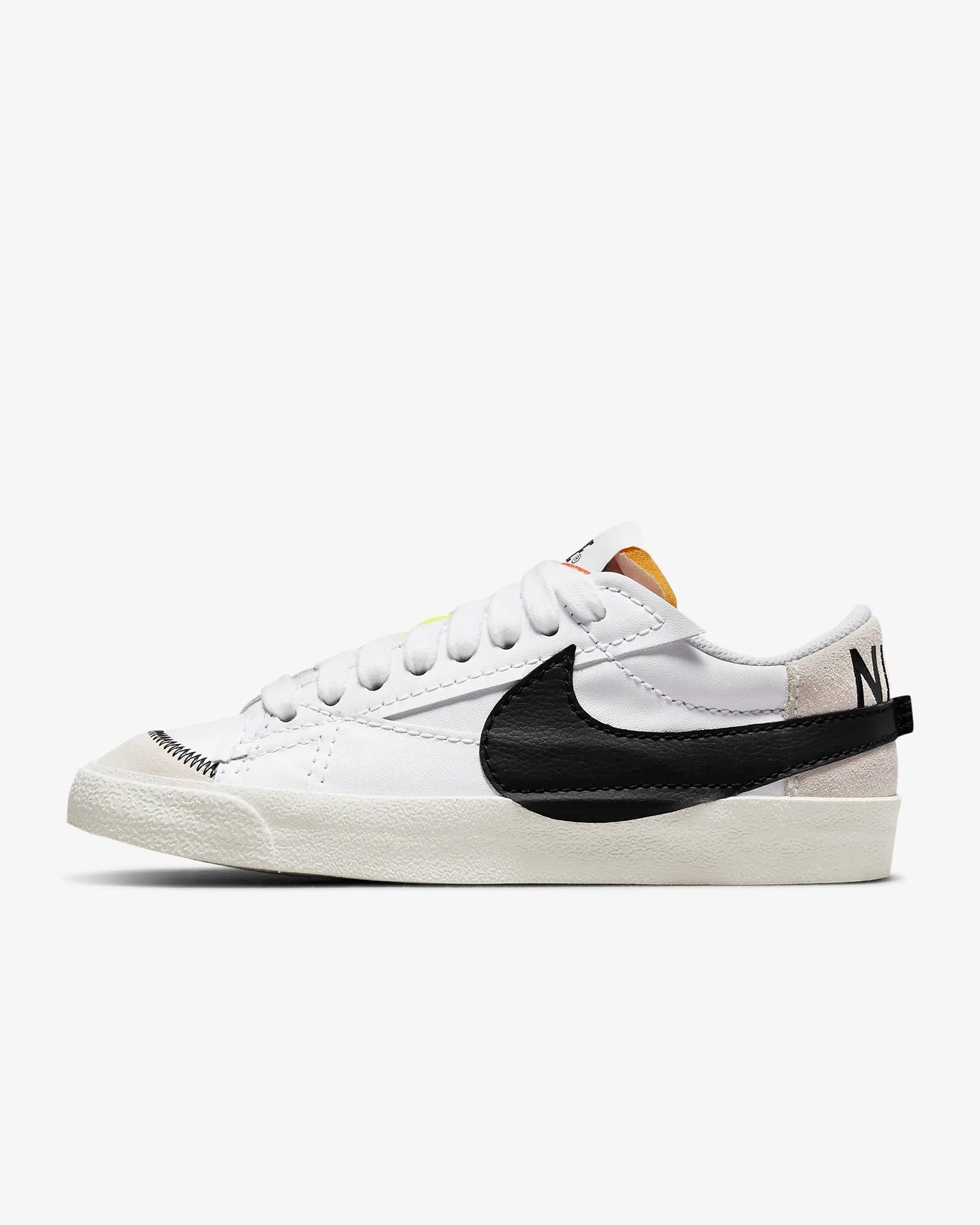 NIKE BLAZER