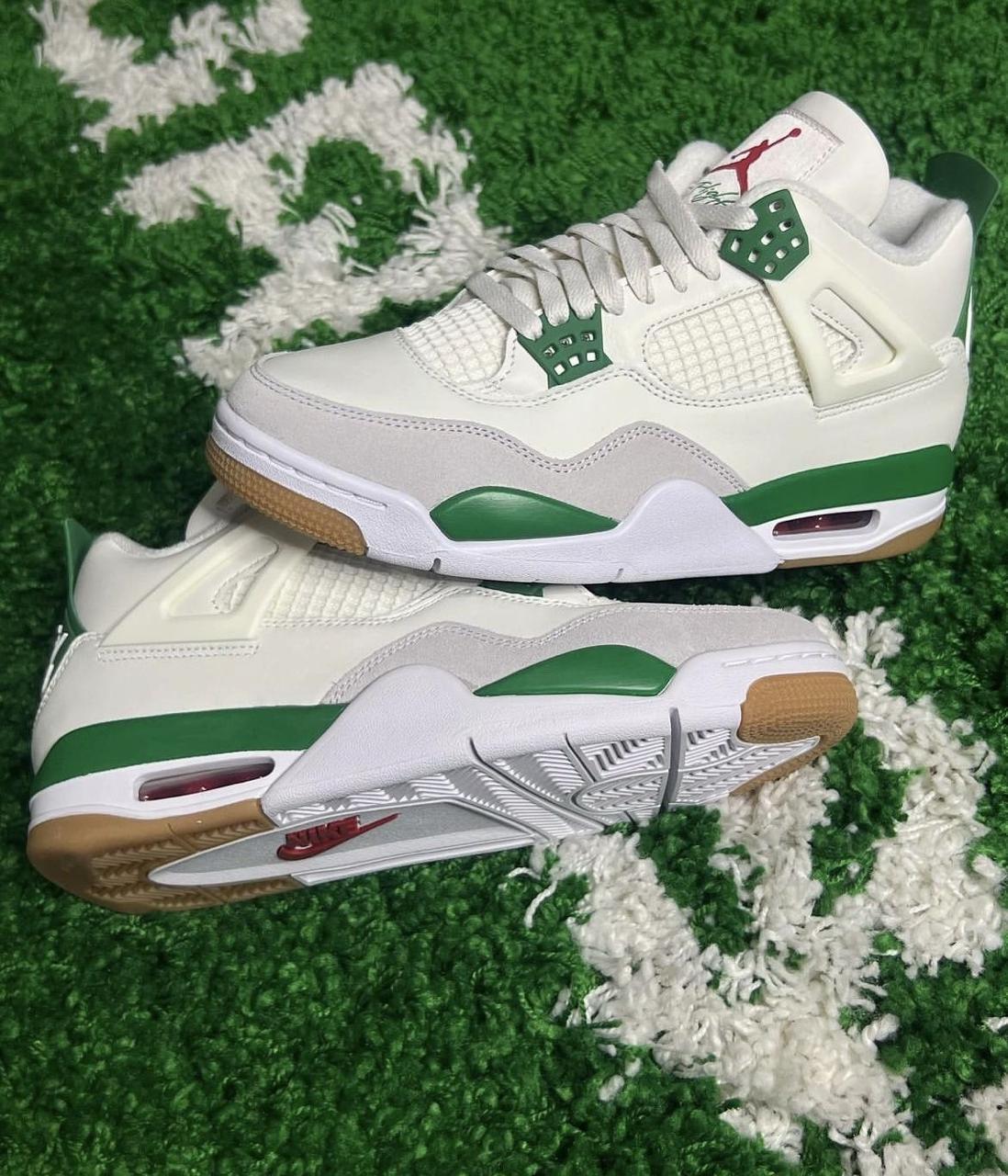 1 - Air Jordan Retro 4